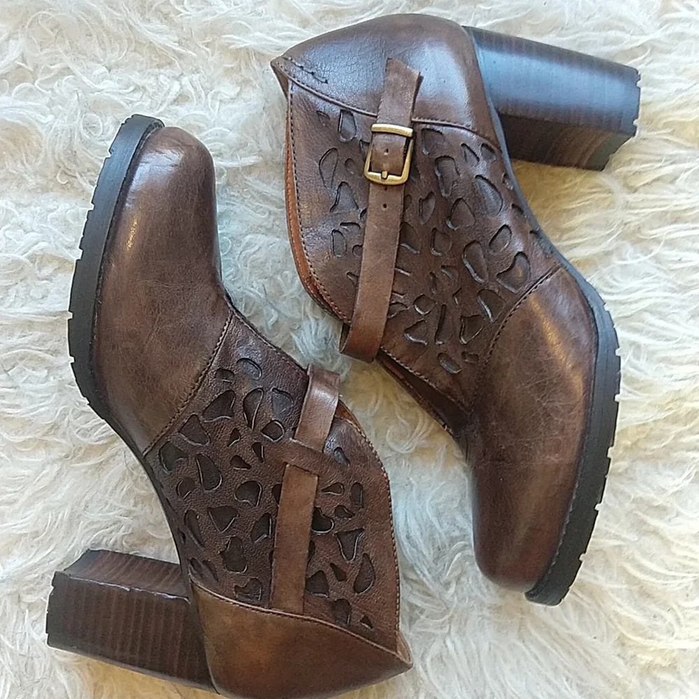 Everybody by B.Z. Moda Slip on Heeled Leather Shoes - Picture 5 of 11